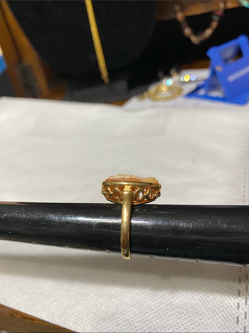 Gold tone & Cameo ring 18K HGE 7 1/2 - Picture 5 of 9